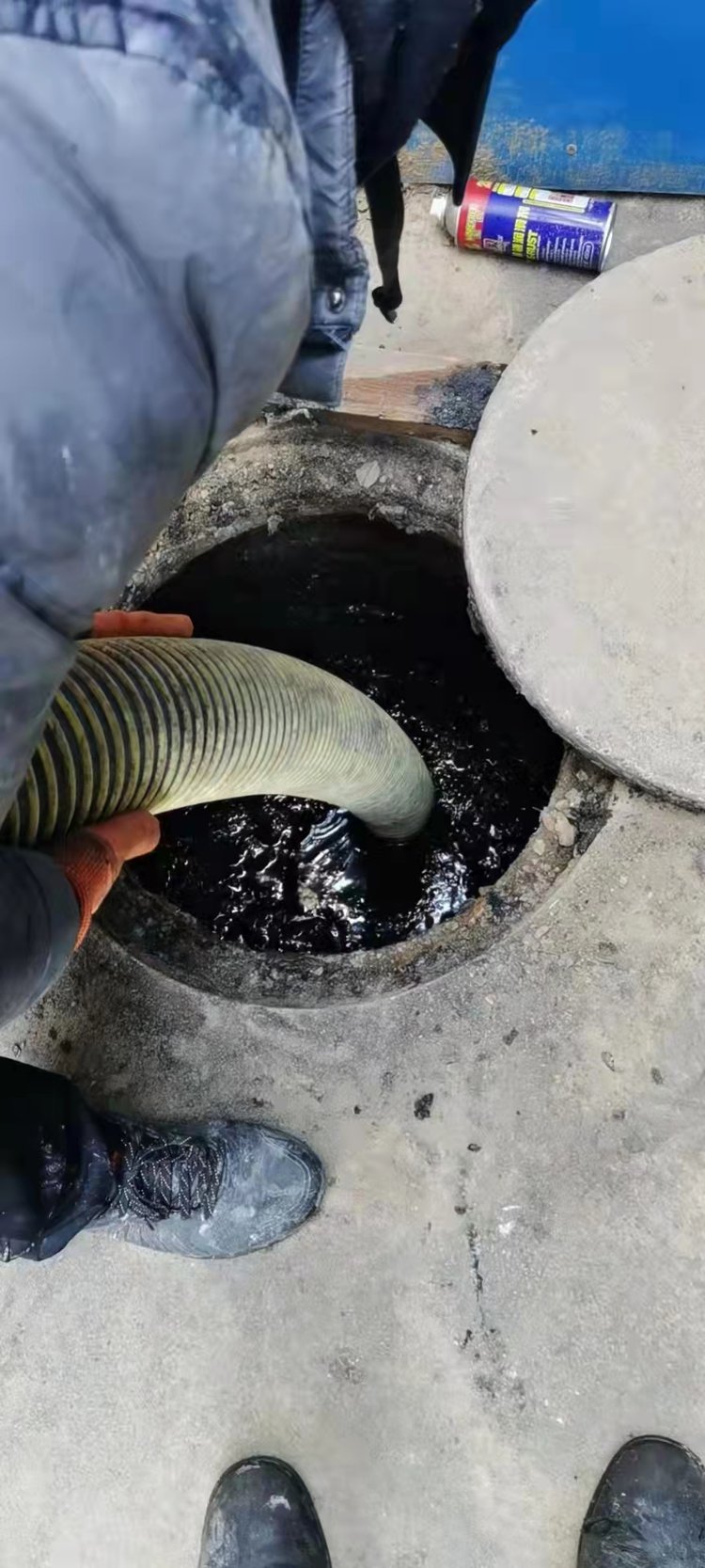清理化粪池